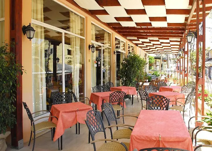 호텔 Melina Oasis Boutique 3*